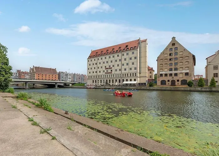 Z Widokiem Na Rzeke By Grand